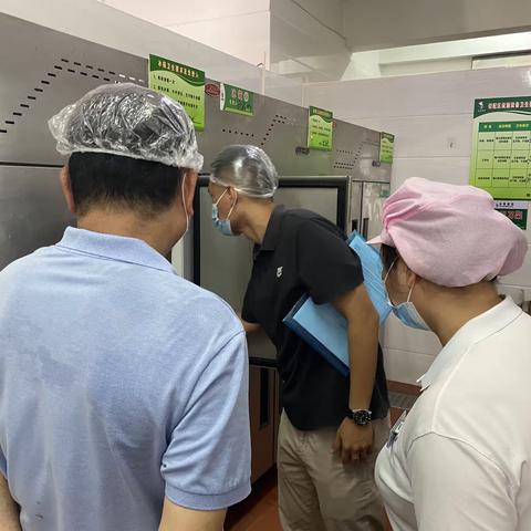 食品安全放心上 高考护航在行动——陵水中学开展高考前学校食品安全检查工作
