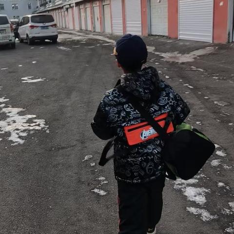 五常实验二小学. 四年四班.张恩皓