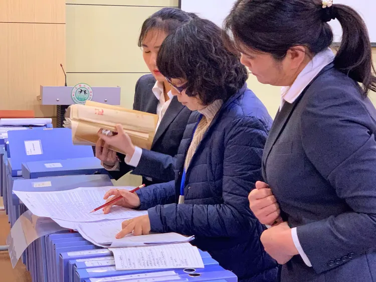 追求内涵发展,打造阳光校园