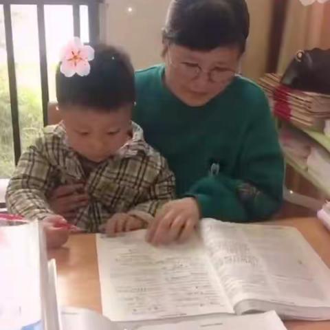 快乐劳动，幸福成长——实幼教育集团红旗园小一班我劳动我快乐