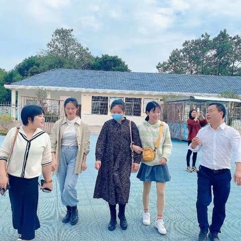 携手并进 共同成长——迎德兴市花桥镇中心幼儿园参观交流