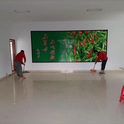 天涯区过岭文门基地加强环境卫生，抢抓生产庆五一