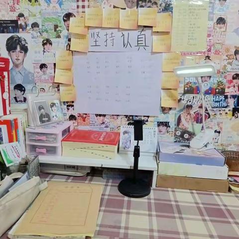 书桌大比拼——晒晒我的学习小天地