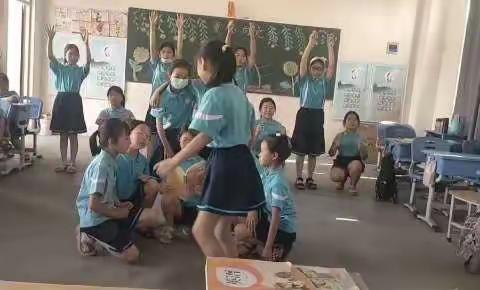 童心向党，紧跟党走