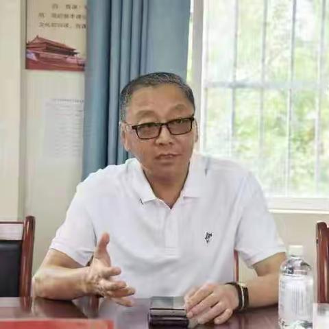 儋州市副市长、公安局局长（徐冰）同志到新州镇宣泮村委会就防范台风“暹芭”工作进行督导