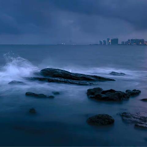 放慢节奏去看海