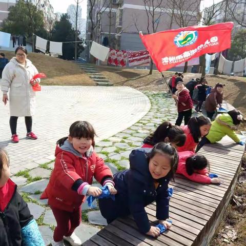 学习雷锋，从小做起-----记南湖幼儿园学雷锋系列活动报道