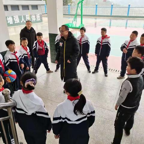 全呈关爱  用心守护——篮球公益校园行