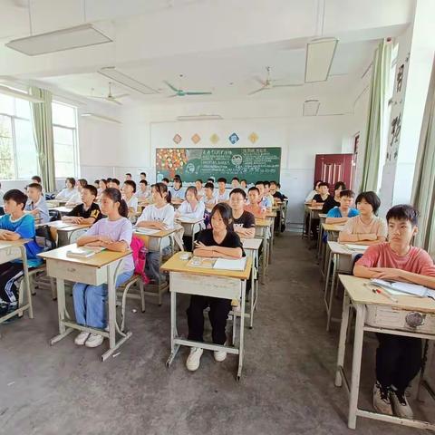 喜迎党的二十大 ，欢庆双节育新人——百色市右江区建华小学2022年秋季学期第二周工作总结