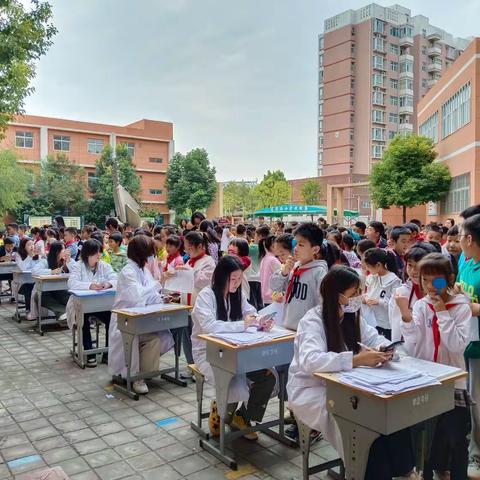 关爱学生视力    守护心灵之窗——示范区学府路小学视力测试