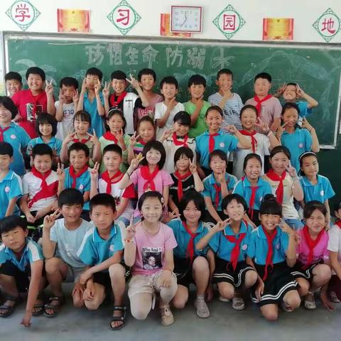 朱集小学四年级一班毕业纪念