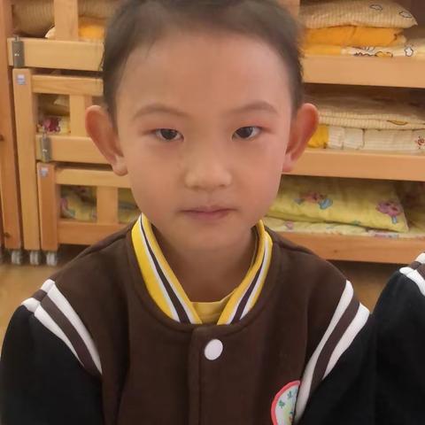 小小的脚印👣成长的足迹———艾森堡幼儿园哈佛一班康依晨成长记录