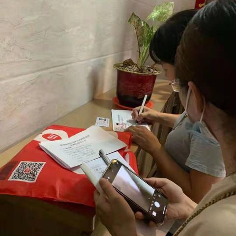 日夜奋战，全力推进疫苗接种工作