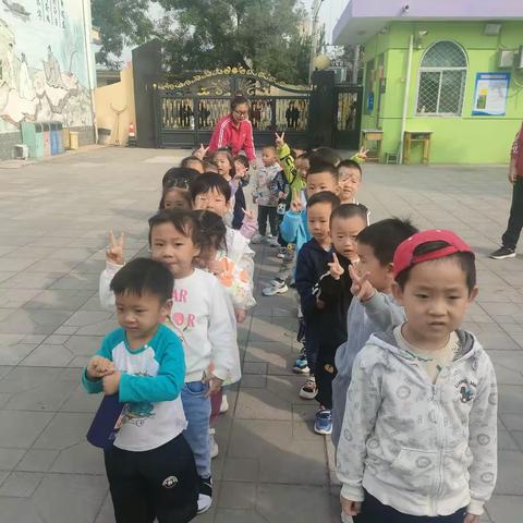 亲近自然 乐享秋趣