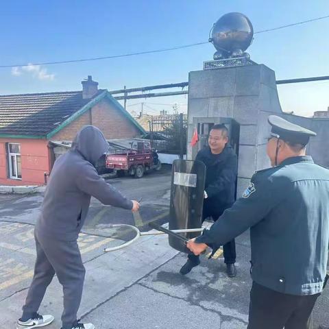 反恐防暴演练，筑牢安全防线——磐石市烟筒山镇第二小学校开展反恐防暴应急演练活动
