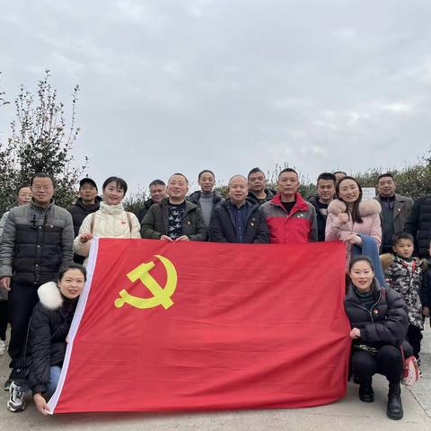 隆昌市普润镇周兴小学 “初心相伴，廉洁同行”主题党日活动