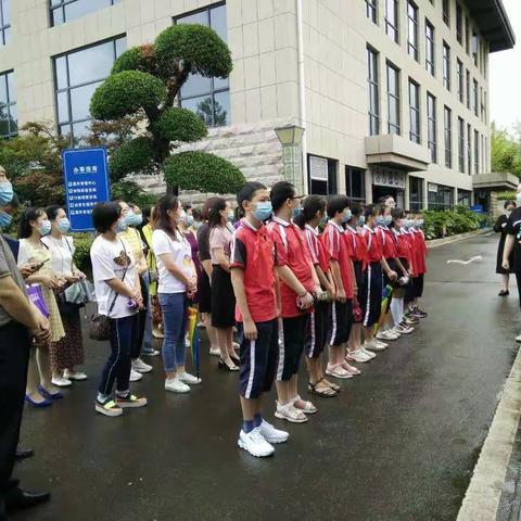 房县实验小学：参观十堰市检查机关青少年法治教育关爱基地