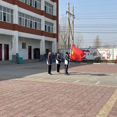 “弘扬雷锋精神，争做美德好少年” 殷都区曲沟镇曲沟小学升旗活动