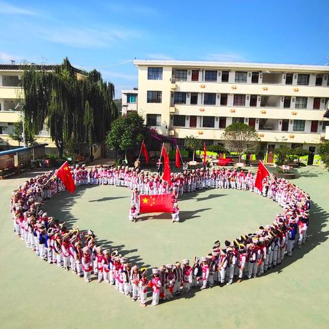 雨露中心学校庆祝建国70周年系列活动