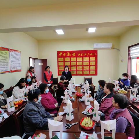 行政西路社区举办“花样年华”三八女神节插花活动