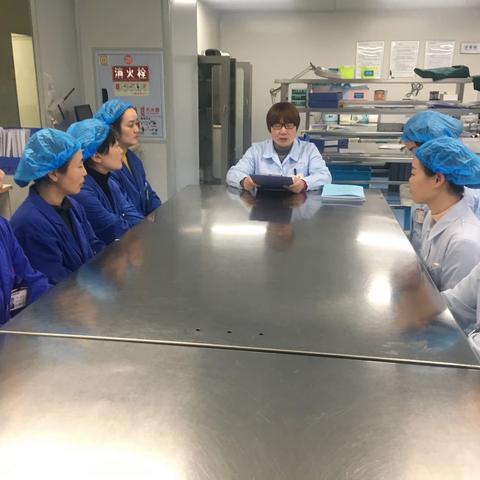 消毒灭菌我在行     齐心协力防“疫”强