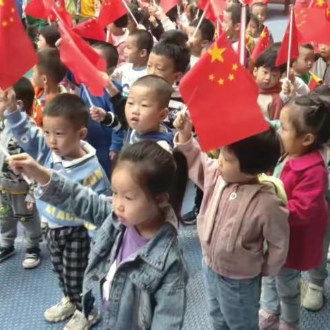 【当中秋遇上国庆】东环幼儿园中二班双节主题活动