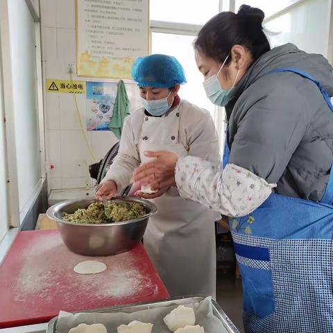 用爱陪餐、共享“食”光”——河头店中心幼儿园家长陪餐活动