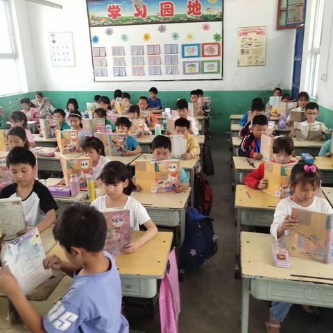 关帝小学五项管理之读物管理