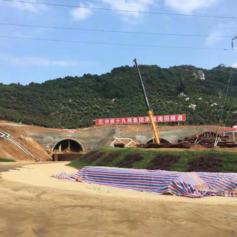 督查简讯|市委督查室联合市“双十办”督查山海高速公路（三亚段）等项目