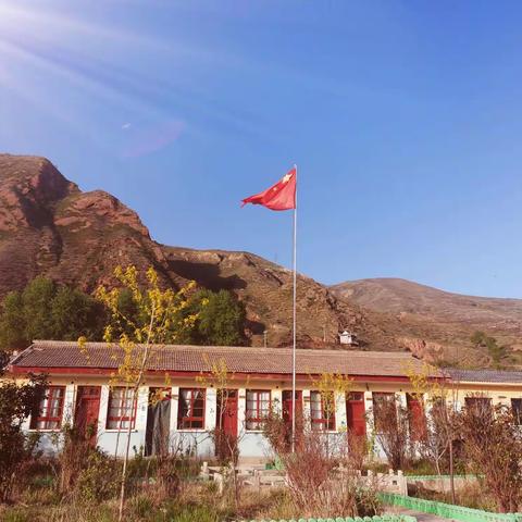 牢记光荣使命，唱响时代旋律——门楼寺小学＂庆五一，学党史＂唱红歌，诗歌朗诵活动