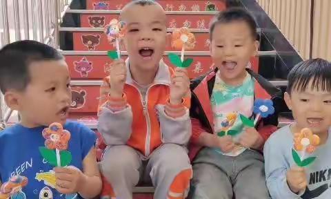 红蜻蜓育才幼儿园“藏在时间里的爱”母亲节主题活动