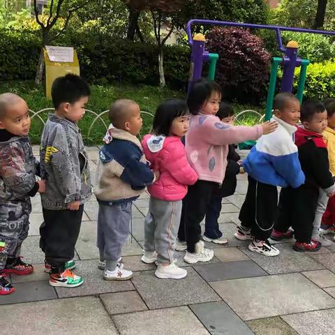 《我们的四月——小班》