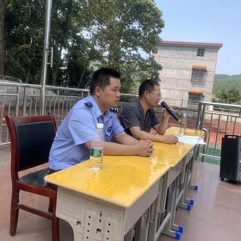 与法同行，护航成长——双牌镇中心小学“法治进校园”教育活动