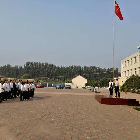 2019年10月1日小漫河中小全体教师欢度70周年国庆节