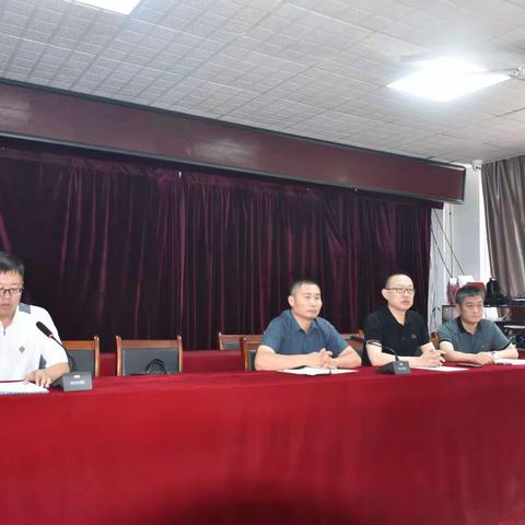 农村产权交易中心组织产权交易、土地流转托管政策宣讲会