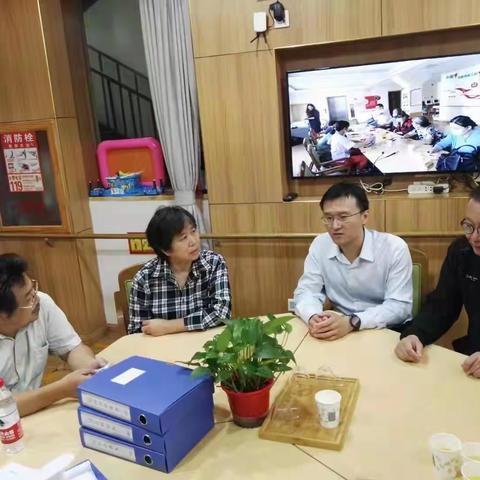 省残联何理事、徐理事和标准化院专家到大明湖街道如康家园调研