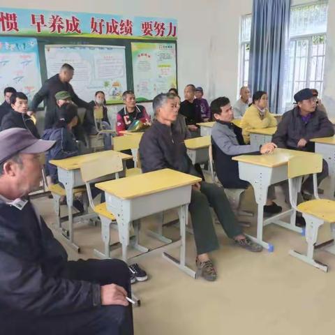 家校联动 实现"双减"        临高县红华红星小学"双减"背景下的家访活动