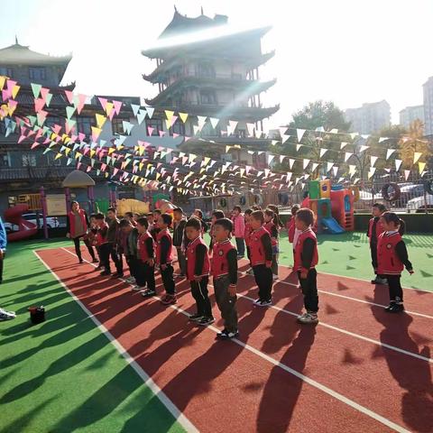 小精灵黄钻双语幼儿园大一班体能课