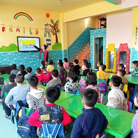 消防安全专题教育☞小精灵黄钻双语幼儿园大一班