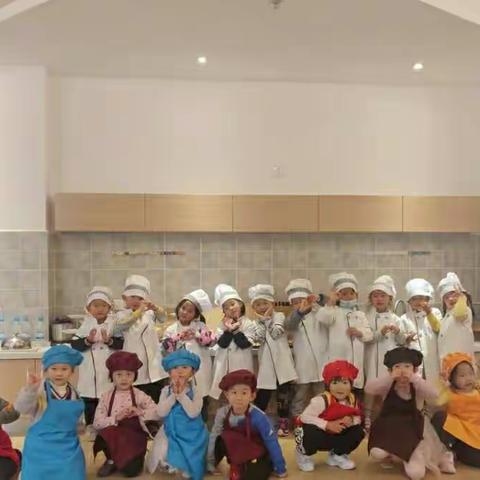 “乐享”三明治——中四班生活体验馆主题教育活动