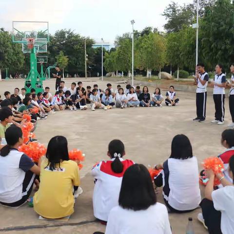 “青春共话，友谊长存” ——元江县民族中学高一二班、六班成功开展学习交流班会