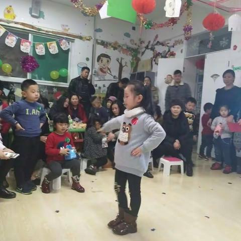 中三班 联欢会精彩瞬间