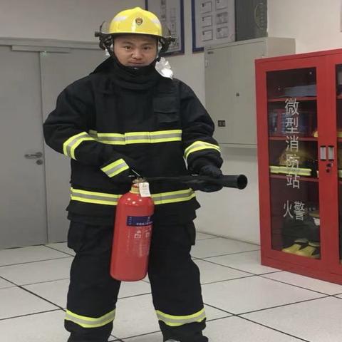 爸气十足的消防员👩‍🚒遇上天真可爱的小宝贝👦