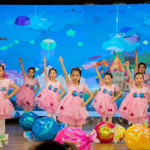 添彩生活 助力梦想，—坂中中心小学“1+X”个性化课程暨“小山哈”复兴少年宫活动期末考核评估