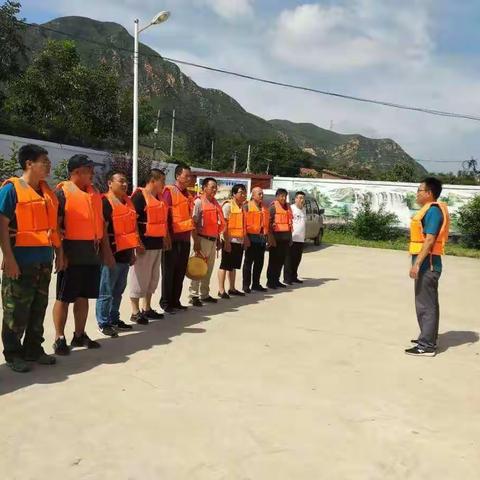 石门镇文山村组织山洪暨地质灾害紧急避险