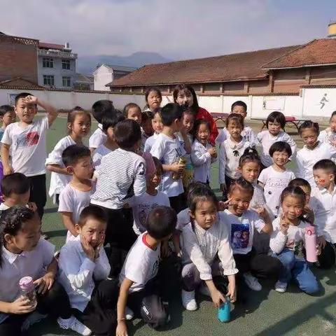 崭新的开始，习惯的养成————月河小学一年级成长足迹