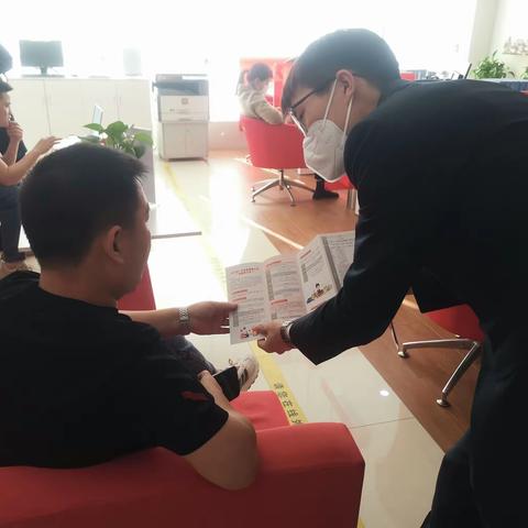 减费让利在行动 政策宣传暖人心