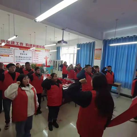 《弘扬雷锋精神，争做时代新人》