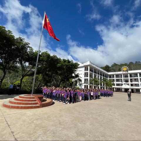 基诺乡中心小学“中华民族一家亲，童心共筑中国梦”国庆节系列主题活动