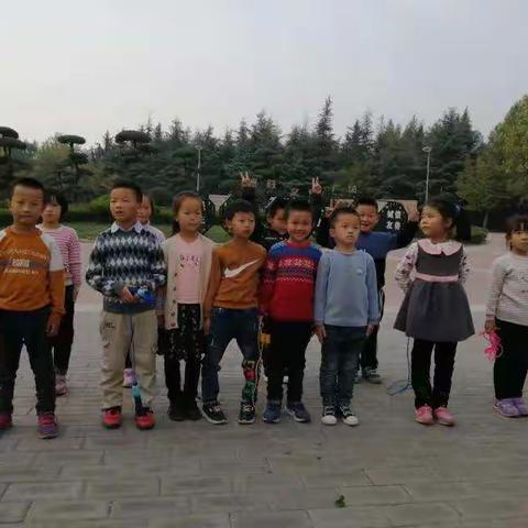 十九中一年级一班“书海拾贝”社团小组周末活动